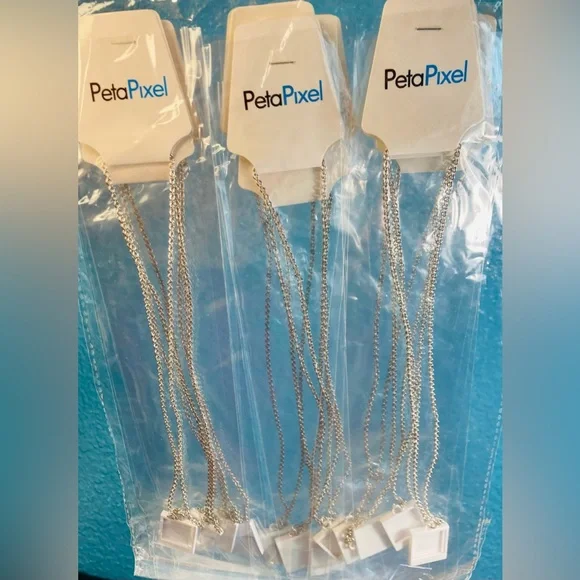 NWT 12 PACK!!! PETAPIXEL Instant Photo Pendant Necklaces Individually Wrapped - Picture 1 of 15